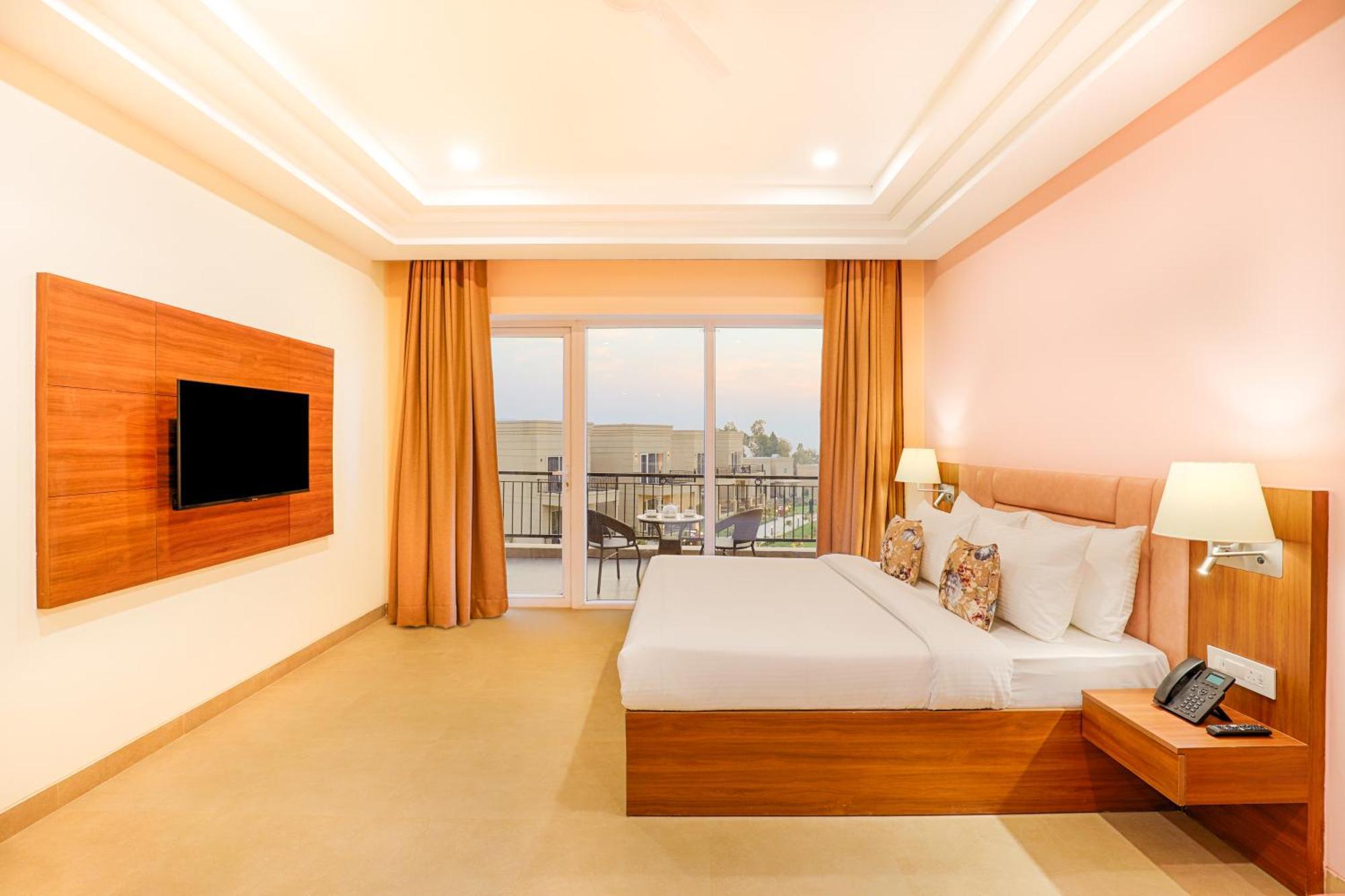 Club Mahindra Patkote Otel Nainital Dış mekan fotoğraf